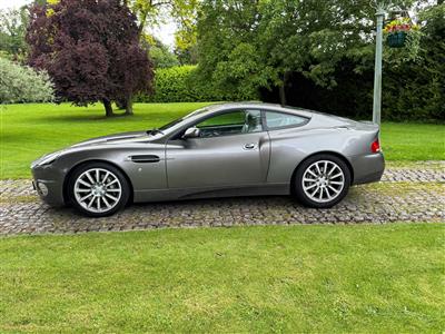 Aston Martin+Vanquish