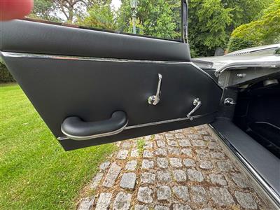 Jaguar+E Type