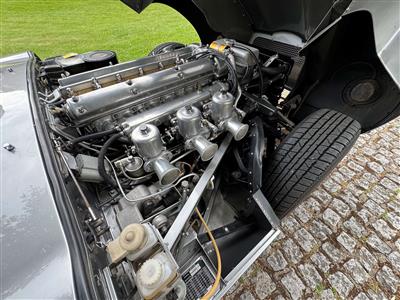 Jaguar+E Type