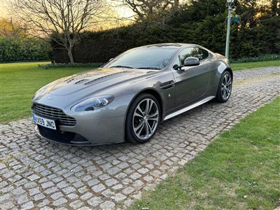 Aston Martin+V12 Vantage