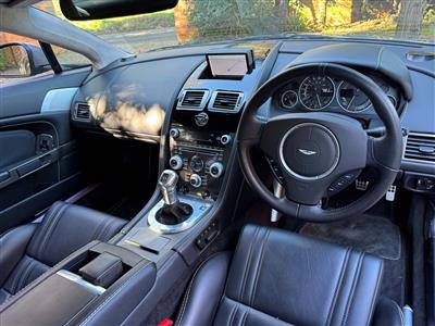 Aston Martin+V12 Vantage