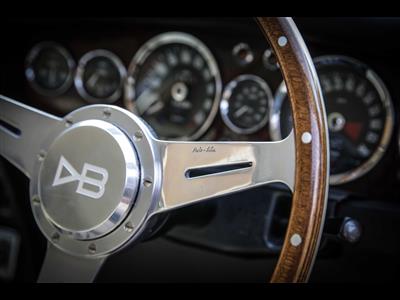 Aston Martin+DBS V8