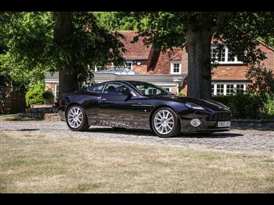Aston Martin+Vanquish