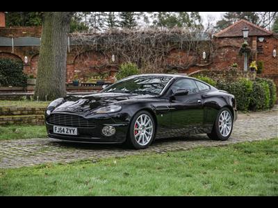 Aston Martin+Vanquish