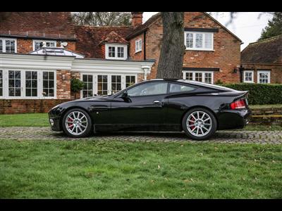 Aston Martin+Vanquish