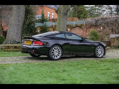 Aston Martin+Vanquish