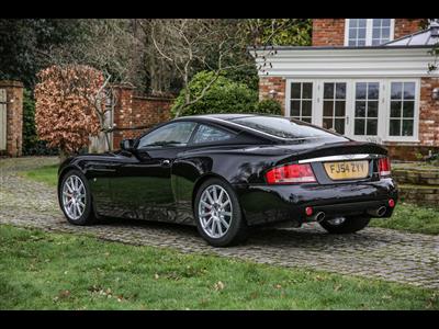 Aston Martin+Vanquish