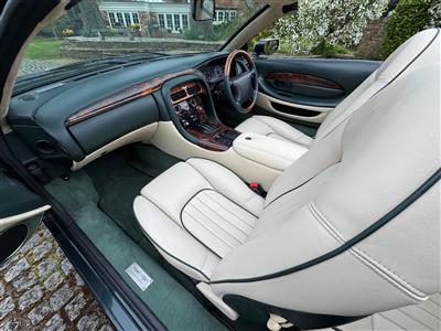 Aston Martin+DB7