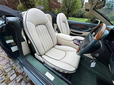 Aston Martin+DB7
