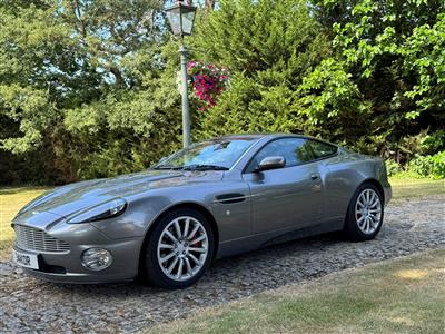 Aston Martin+Vanquish