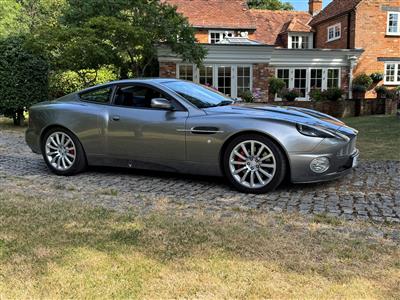 Aston Martin+Vanquish