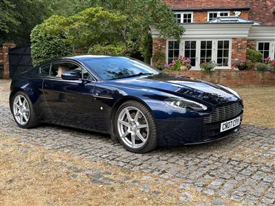 Aston Martin+AM Vantage