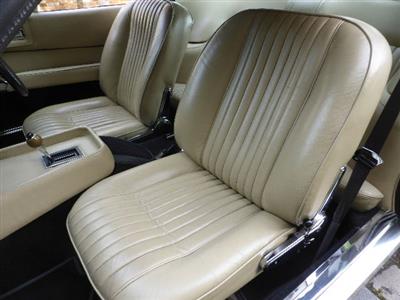 Aston Martin+V8 Saloon