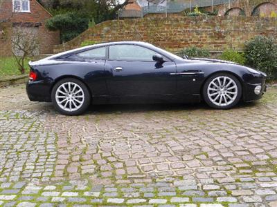 Aston Martin+Vanquish