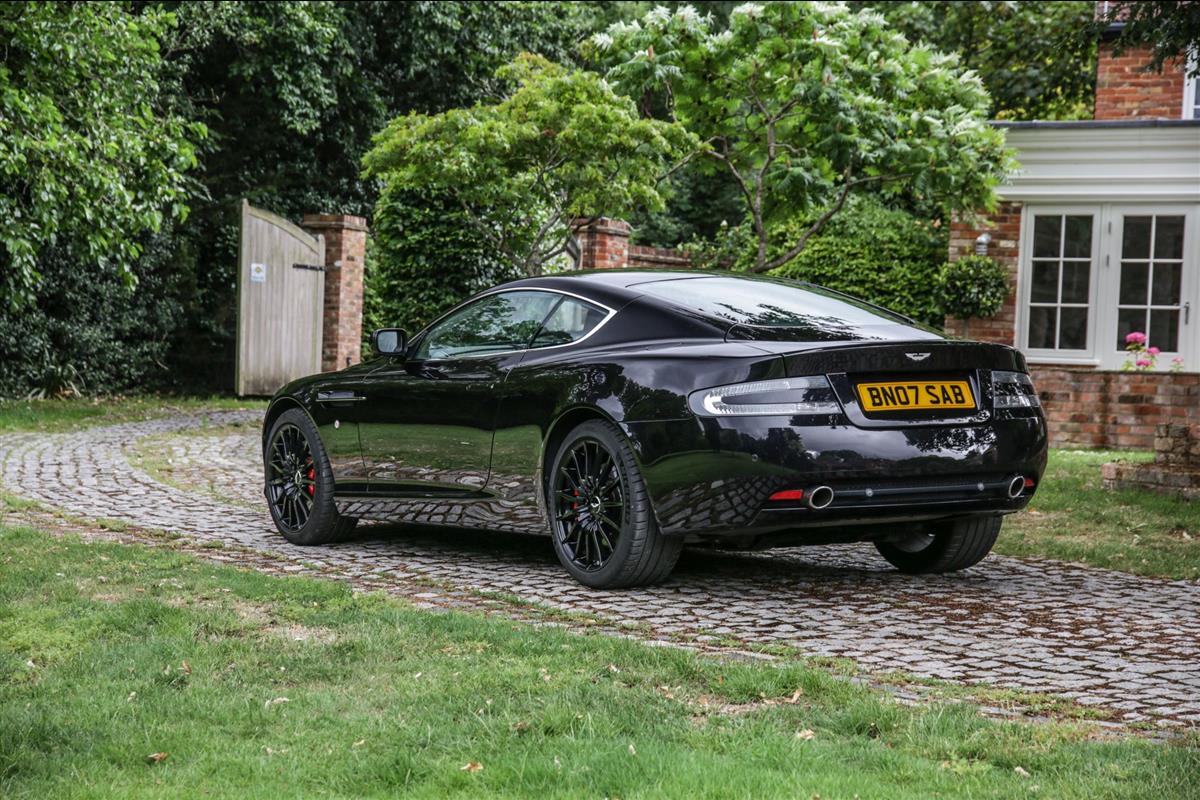 Aston Martin+DB9